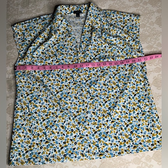 Ann Taylor Factory Women’s Large Floral Print Polyester Spandex Blouse - Picture 5 of 8